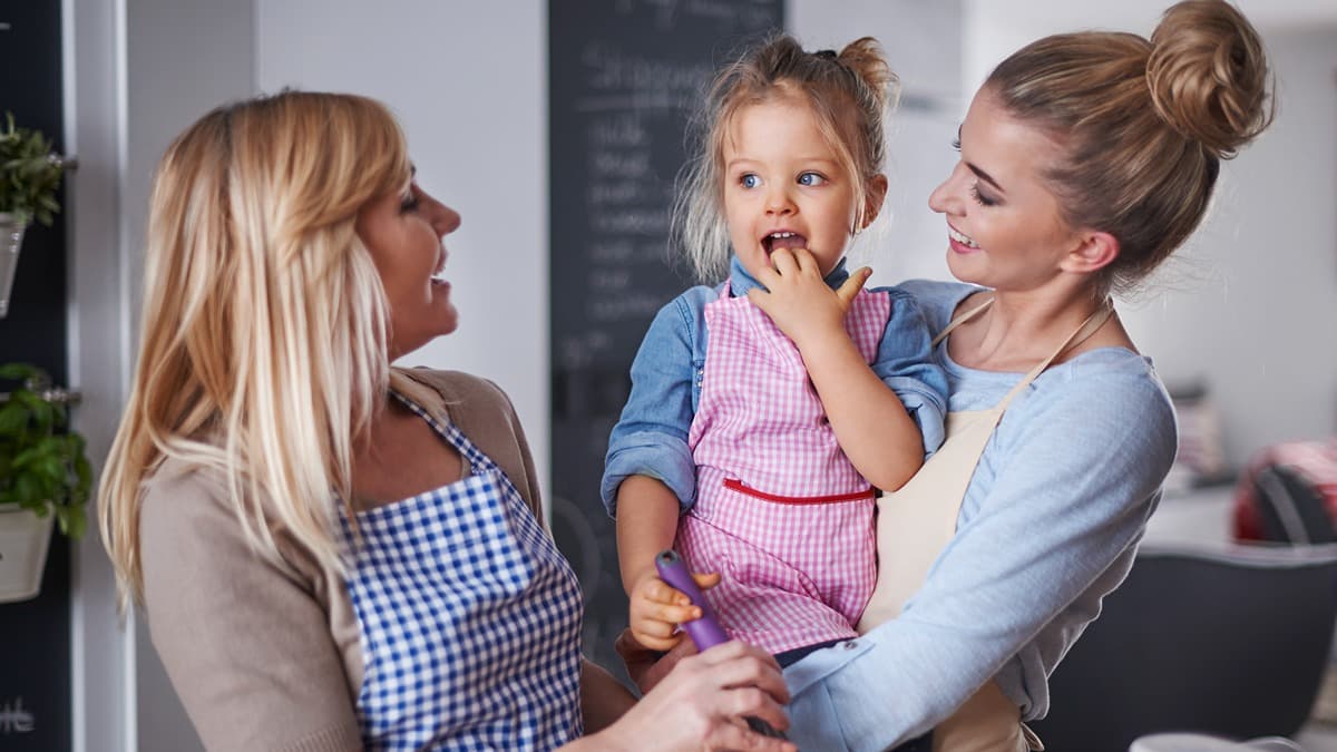 10 Expert Tips for Smoothly Transitioning to a New Nanny in the UAE