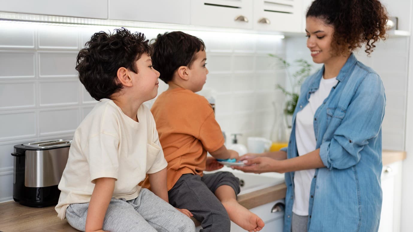 Why Families Choose Live-In Nannies in Dubai